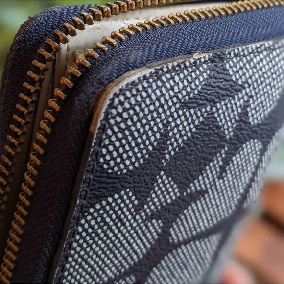 KATE SPADE Neda Pebbled Ace of  Spades Zippy Wallet - Picture 5 of 13